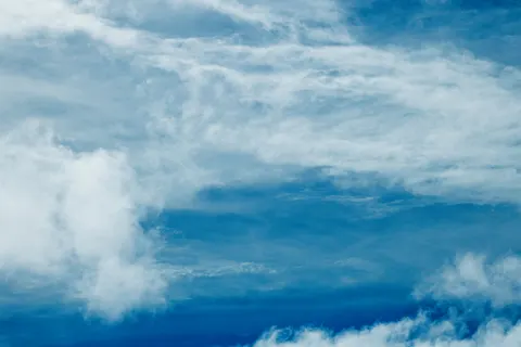 パステルの雲 4K壁紙 · minimal · 3840×2560