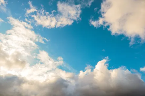 Pastellwolken 4K Hintergrundbild · minimal · 3840×2560