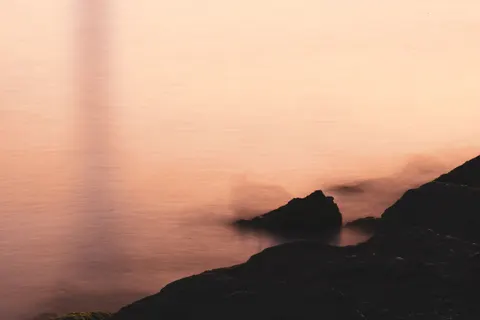 Zen Stones 4K Wallpaper · minimal · 3840×2560