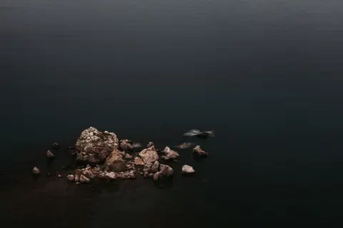 Zen Stones 4K Wallpaper · minimal · 3840×2560