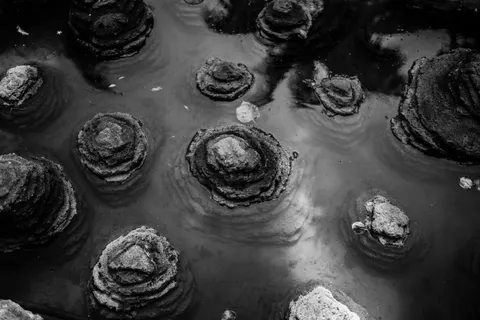 Zen Stones 4K Wallpaper · minimal · 3840×2560