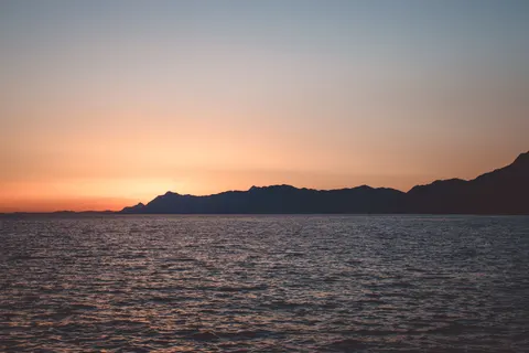 Gradient Horizon 4K Wallpaper · minimal · 3840×2560