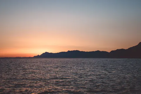 Gradient Horizon 4K Wallpaper · minimal · 3840×2560