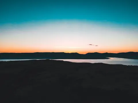 Gradient Horizon 4K Wallpaper · minimal · 3840×2880