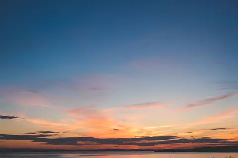 漸變地平線 4K桌布 · minimal · 3840×2563