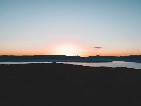 Gradient Horizon 4K Wallpaper · minimal · 3840×2880