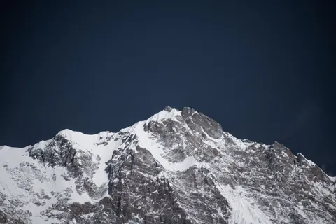 خلفية قمم الهيمالايا بدقة 4K · mountains · 3840×2560