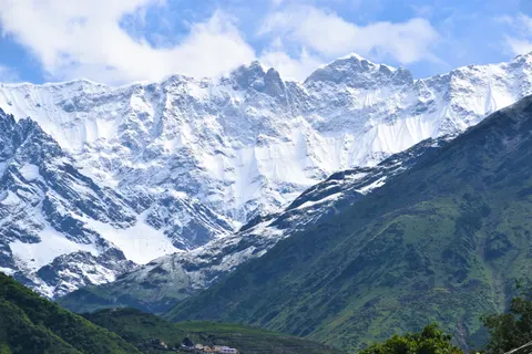 Himalayan Peaks 4K Wallpaper · mountains · 3840×2560