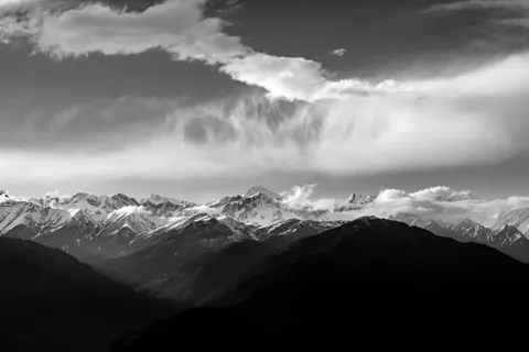 Himalayan Peaks 4K Wallpaper · mountains · 3840×2560