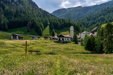 Fond d'écran Alpes suisses 4K · mountains · 3840×2561