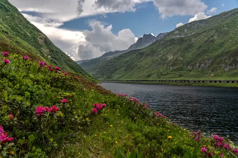 Swiss Alps 4K Wallpaper · mountains · 3840×2561