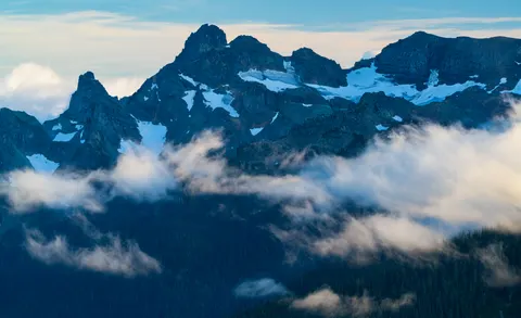 Above the Clouds 4K Wallpaper · mountains · 3840×2341