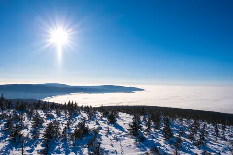 Above the Clouds 4K Wallpaper · mountains · 3840×2560