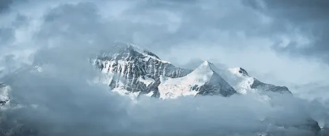 Über den Wolken 4K Hintergrundbild · mountains · 3840×1591