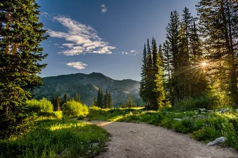 Mountain Trail 4K Wallpaper · mountains · 3840×2560