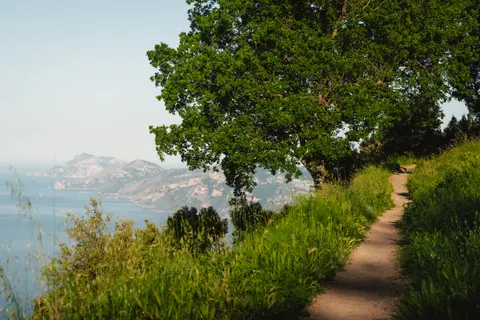 Mountain Trail 4K Wallpaper · mountains · 3840×2561
