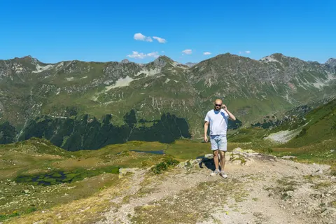 Dağ Patikası 4K Duvar Kağıdı · mountains · 3840×2560
