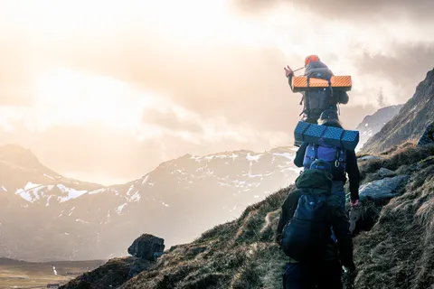 पहाड़ी पगडंडी 4K वॉलपेपर · mountains · 3840×2560