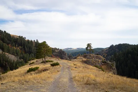 Mountain Trail 4K Wallpaper · mountains · 3840×2560