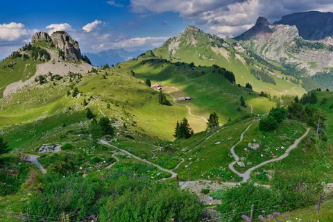Mountain Trail 4K Wallpaper · mountains · 3840×2563
