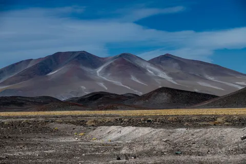 Hình nền Đỉnh núi lửa 4K · mountains · 3840×2560