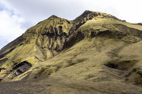 Volcanic Peak 4K Wallpaper · mountains · 3840×2560