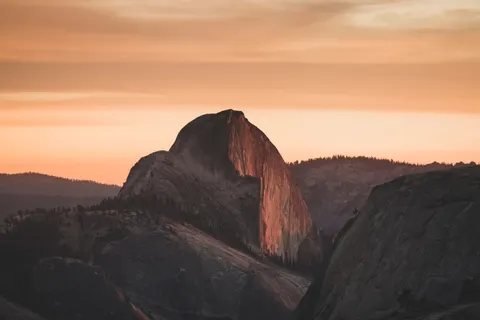 Golden Peak 4K Wallpaper · mountains · 3840×2560