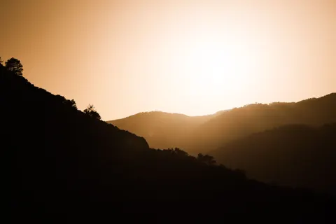 Golden Peak 4K Wallpaper · mountains · 3840×2560