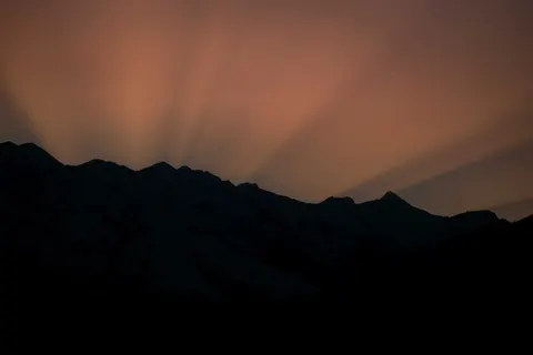 Golden Peak 4K Wallpaper · mountains · 3840×2560