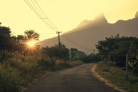 Fondo de pantalla Pico dorado 4K · mountains · 3840×2560