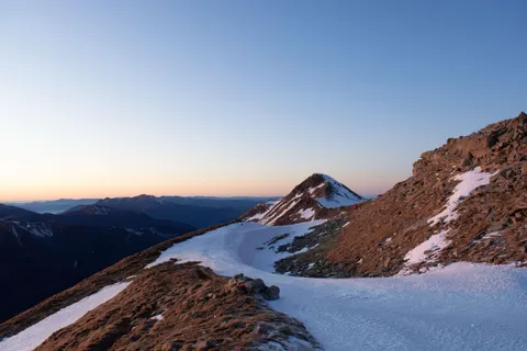 Golden Peak 4K Wallpaper · mountains · 3840×2560