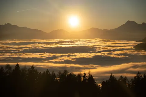 Golden Peak 4K Wallpaper · mountains · 3840×2560