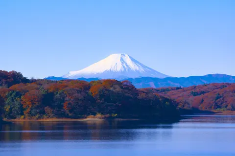 Mount Fuji 4K Wallpaper · mountains · 3840×2553
