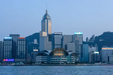 خلفية هونغ كونغ ليلاً بدقة 4K · city · 3840×2560