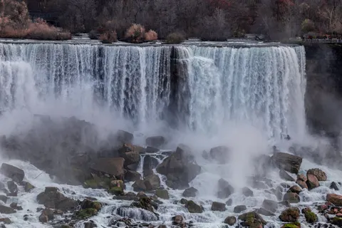 Cliff Waterfall 4K Wallpaper · waterfall · 3840×2561