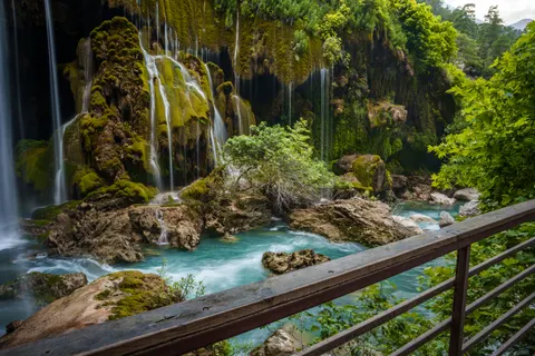 Forest Waterfall 4K Wallpaper · waterfall · 3840×2560