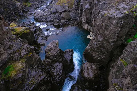Iceland Falls 4K Wallpaper · waterfall · 3840×2560