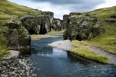 Iceland Falls 4K Wallpaper · waterfall · 3840×2555