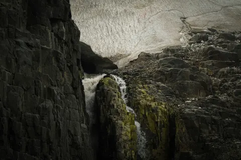 Iceland Falls 4K Wallpaper · waterfall · 3840×2560