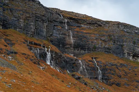 Iceland Falls 4K Wallpaper · waterfall · 3840×2560