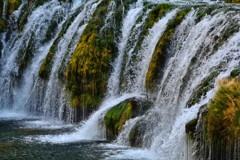 Iceland Falls 4K Wallpaper · waterfall · 3840×2560