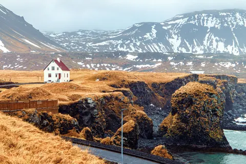 Iceland Falls 4K Wallpaper · waterfall · 3840×2560