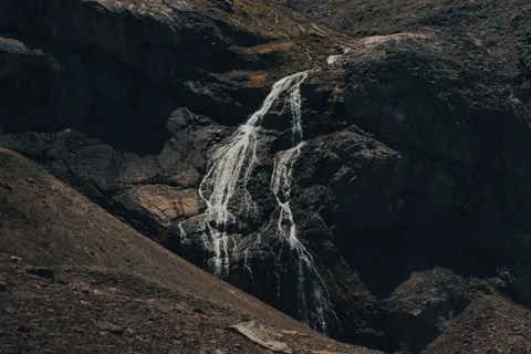 Iceland Falls 4K Wallpaper · waterfall · 3840×2560