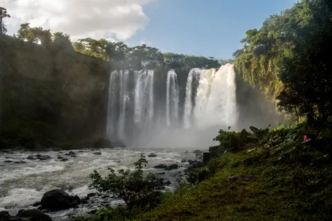 Tropical Falls 4K Wallpaper · tropical · 3840×2560