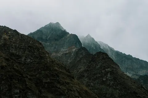 Dark Mountains 4K Wallpaper · dark · 3840×2560