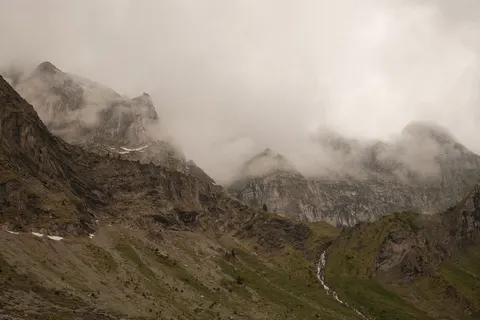 Dark Mountains 4K Wallpaper · dark · 3840×2560