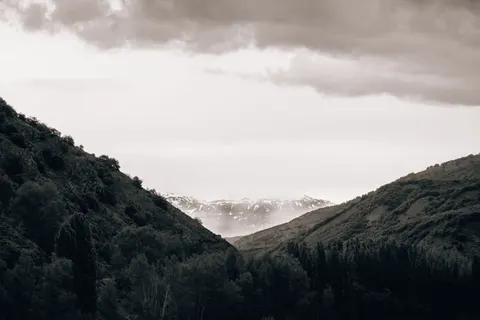 Dark Mountains 4K Wallpaper · dark · 3840×2560