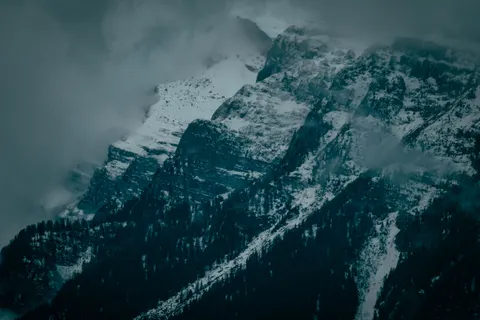 Dark Mountains 4K Wallpaper · dark · 3840×2560