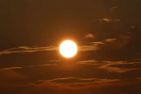 Golden Sunset 4K Wallpaper · sunset · 3840×2561