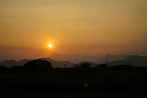 Sunset Mountains 4K Wallpaper · sunset · 3840×2560